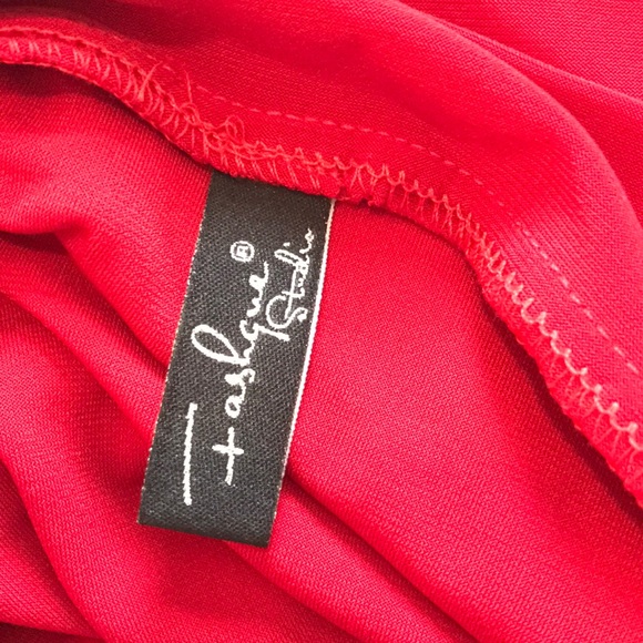 Beautiful Bright red cold shoulder top - Picture 4 of 4